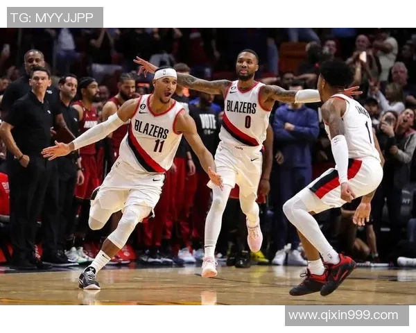 开拓者大胜热火，利拉德狂砍40分成就传奇